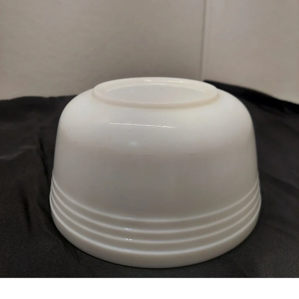 Vintage Hamilton Beach Pyrex #16 Milk Glass Mixing Bowl 4 qt White Ribbed